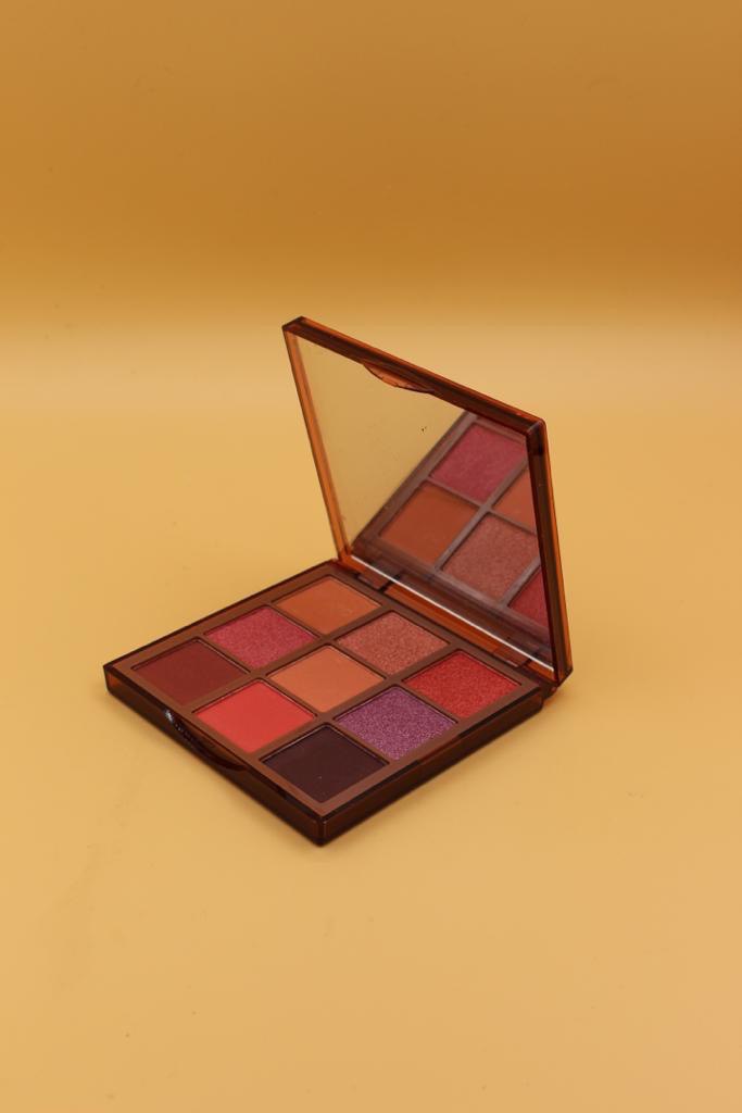 خط چشم مدادی نرم و روان